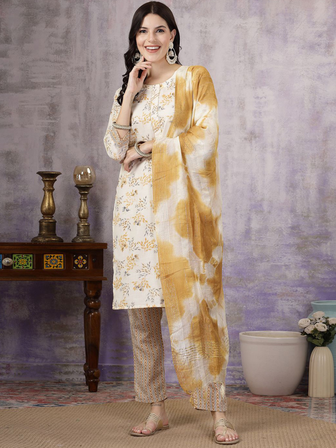 

Stylum Women Floral Printed Regular Kurta with Trousers & With Dupatta, Yellow
