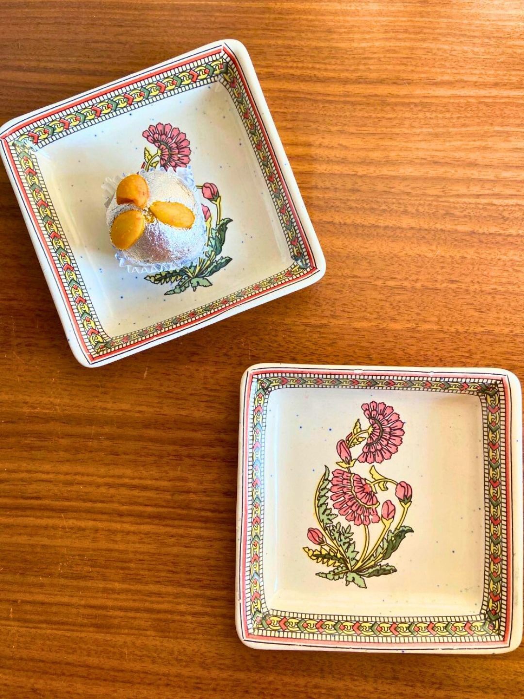 

WEAVING HOMES Red & White 2 Pieces Printed Ceramic Food Platter