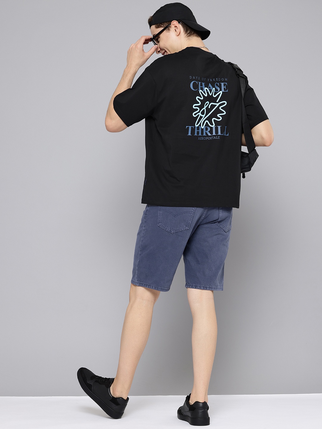 

Aeropostale Men Printed Drop-Shoulder Sleeves Pure Cotton T-shirt, Black