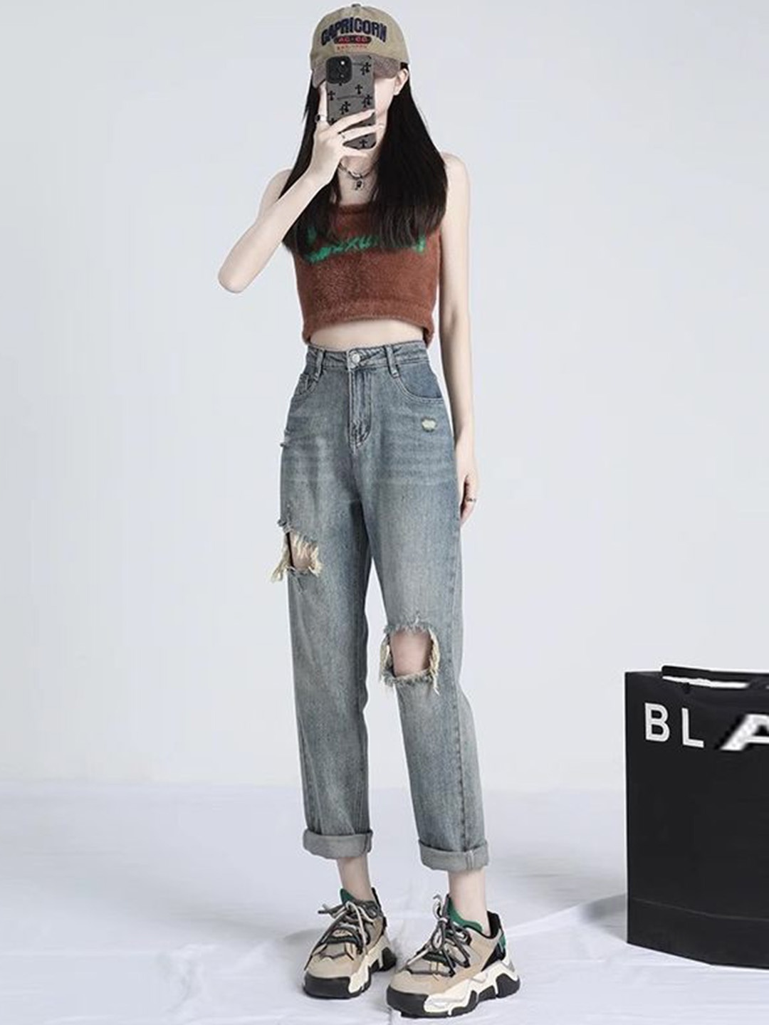 

StyleCast Women Dad Fit High-Rise Highly Distressed Jeans, Blue
