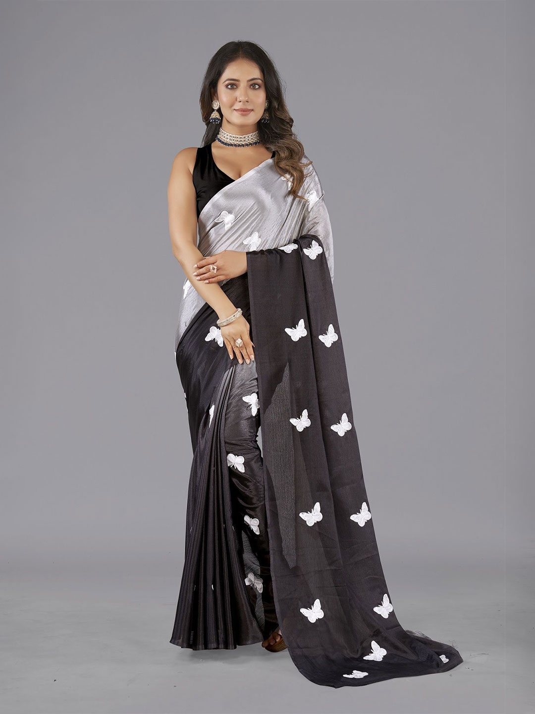 

APNISHA Ethnic Motifs Embroidered Pure Chiffon Saree, Black