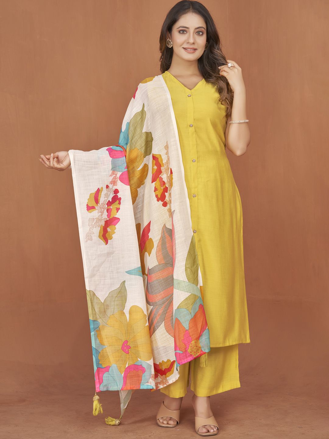 

STYLE SAMSARA V-Neck Regular Kurta With Trousers & Linen Printed Dupatta, Yellow
