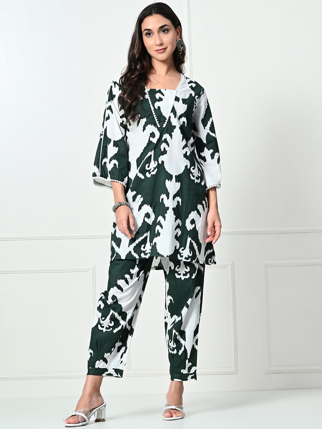 

Laado - Pamper Yourself Ikkat Printed Pure Cotton Tunic with Salwar, Green