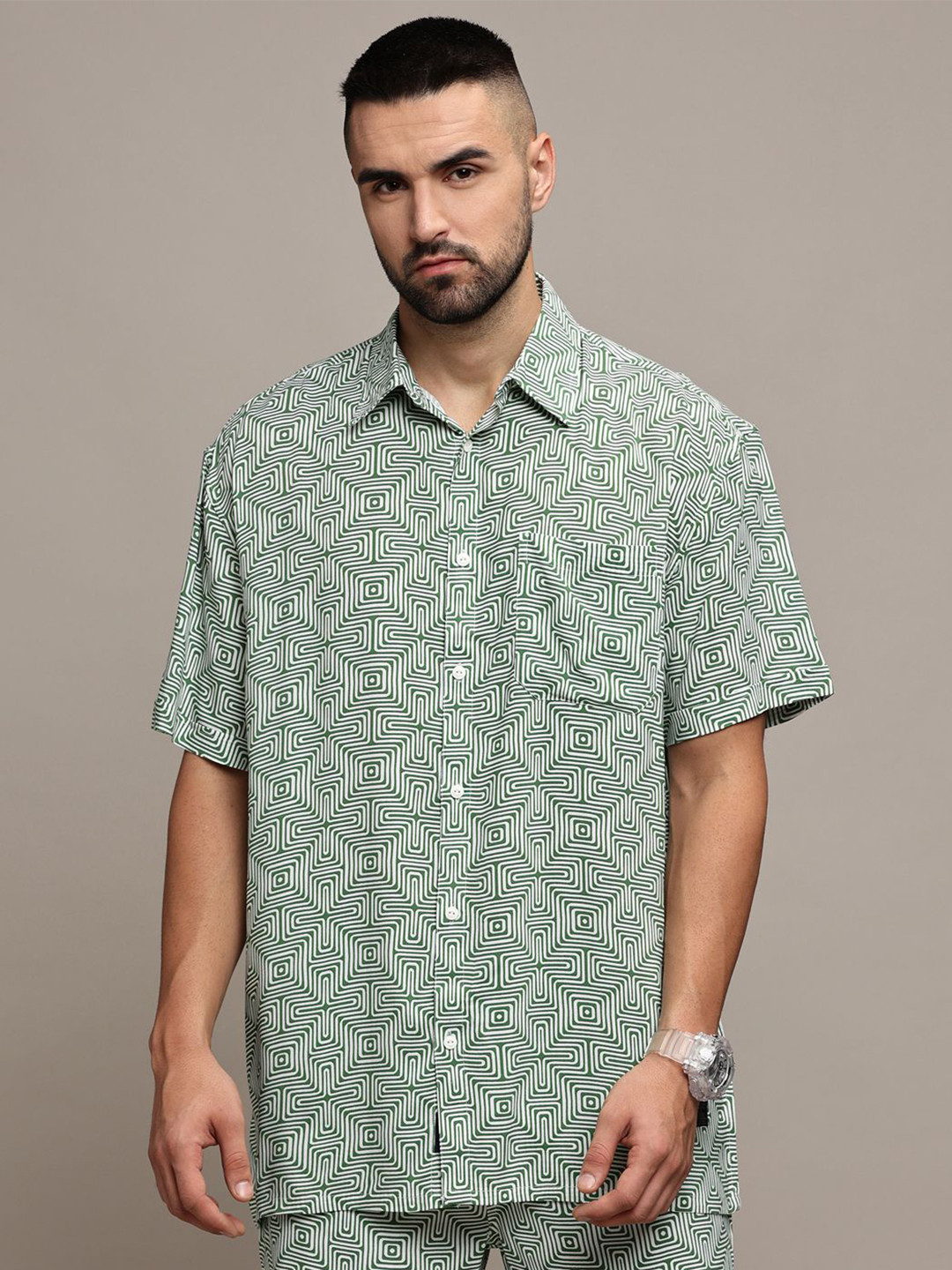 

The Roadster Lifestyle Co. Men Premium Cutaway Collar Abstract Printed Cotton Casual Shirt, Green