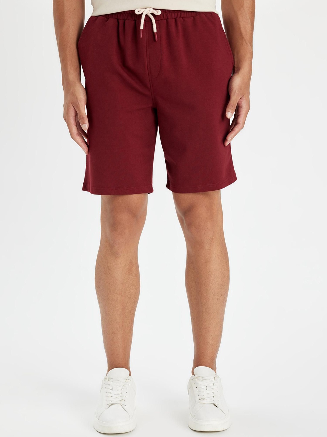 

DeFacto Men Mid-Rise Shorts, Maroon