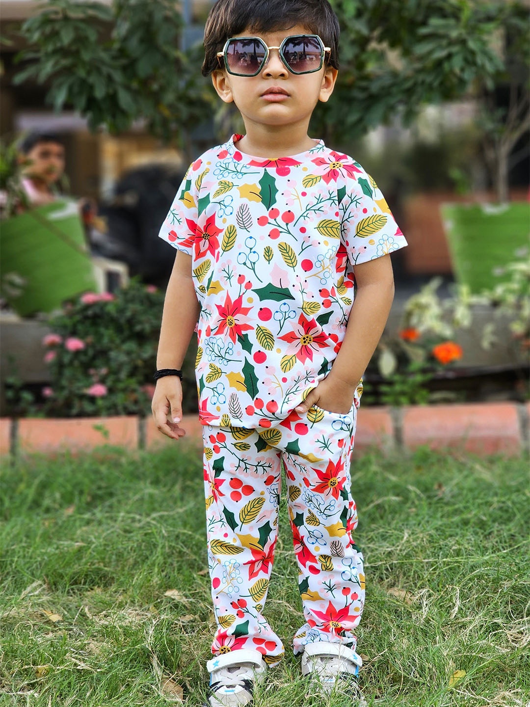 

Emblica Unisex Kids Printed T-shirt with Trousers, White