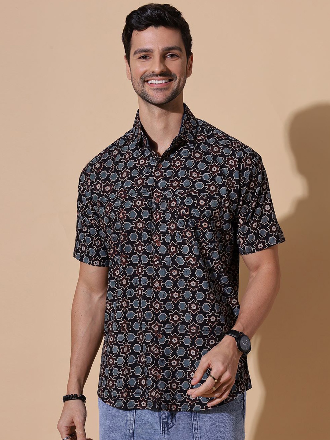 

MOSHI Men Comfort Floral Opaque Printed Casual Shirt, Black