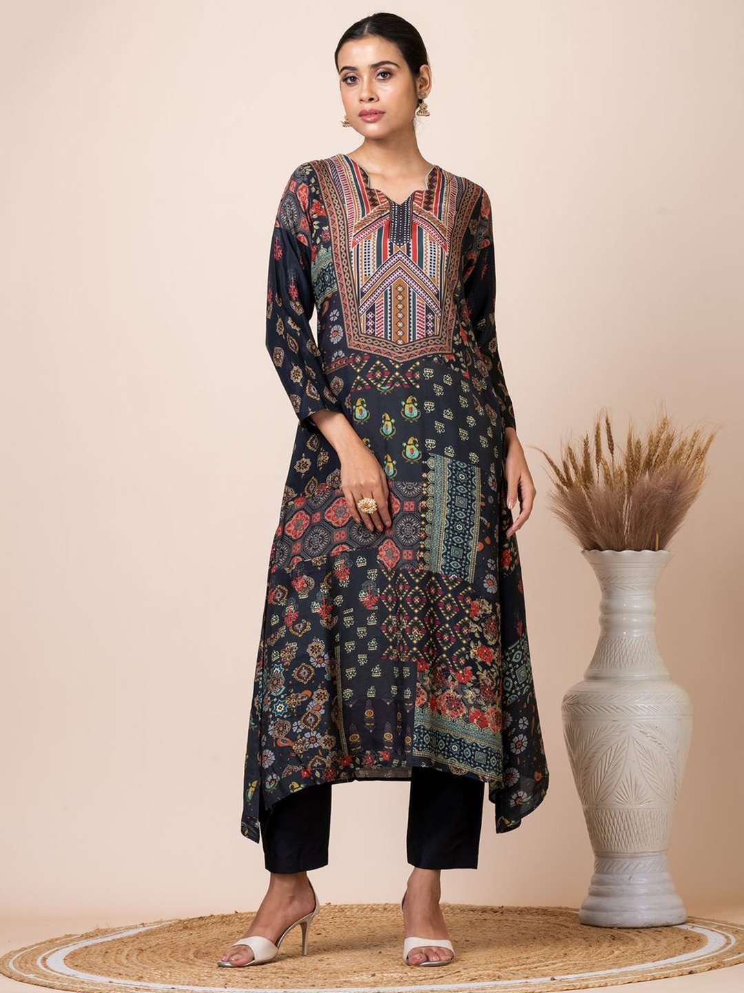 

SARSO Ethnic Motifs Printed Asymmetric A-Line Kurta, Black