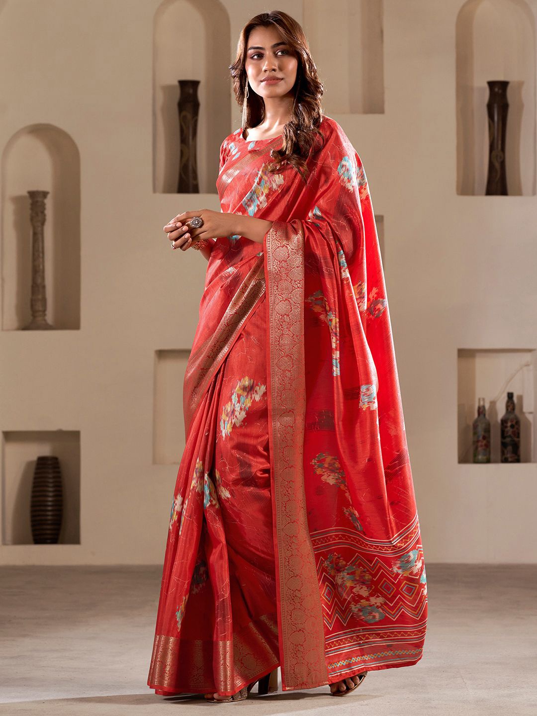 

Mitera Floral Zari Pure Silk Banarasi Saree, Red
