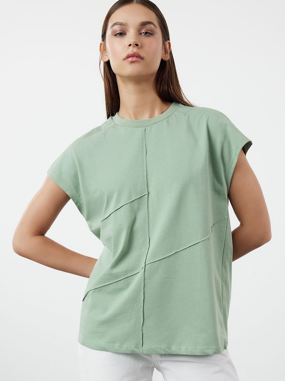 

Trendyol Women High Neck Extended Sleeves Pockets T-shirt, Na