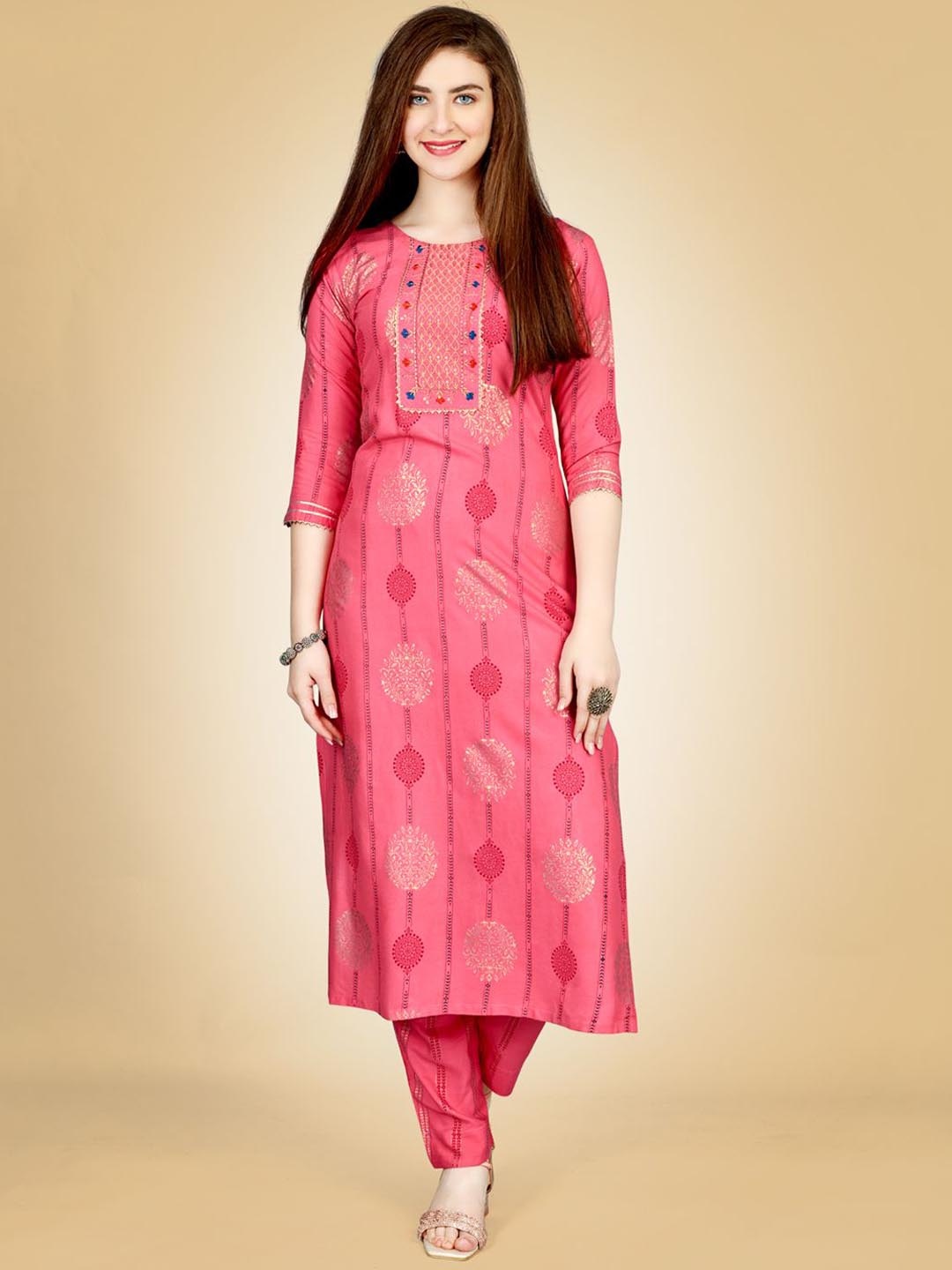 

WILNERCROWN Ethnic Motifs Printed Straight Kurta with Trousers, Pink