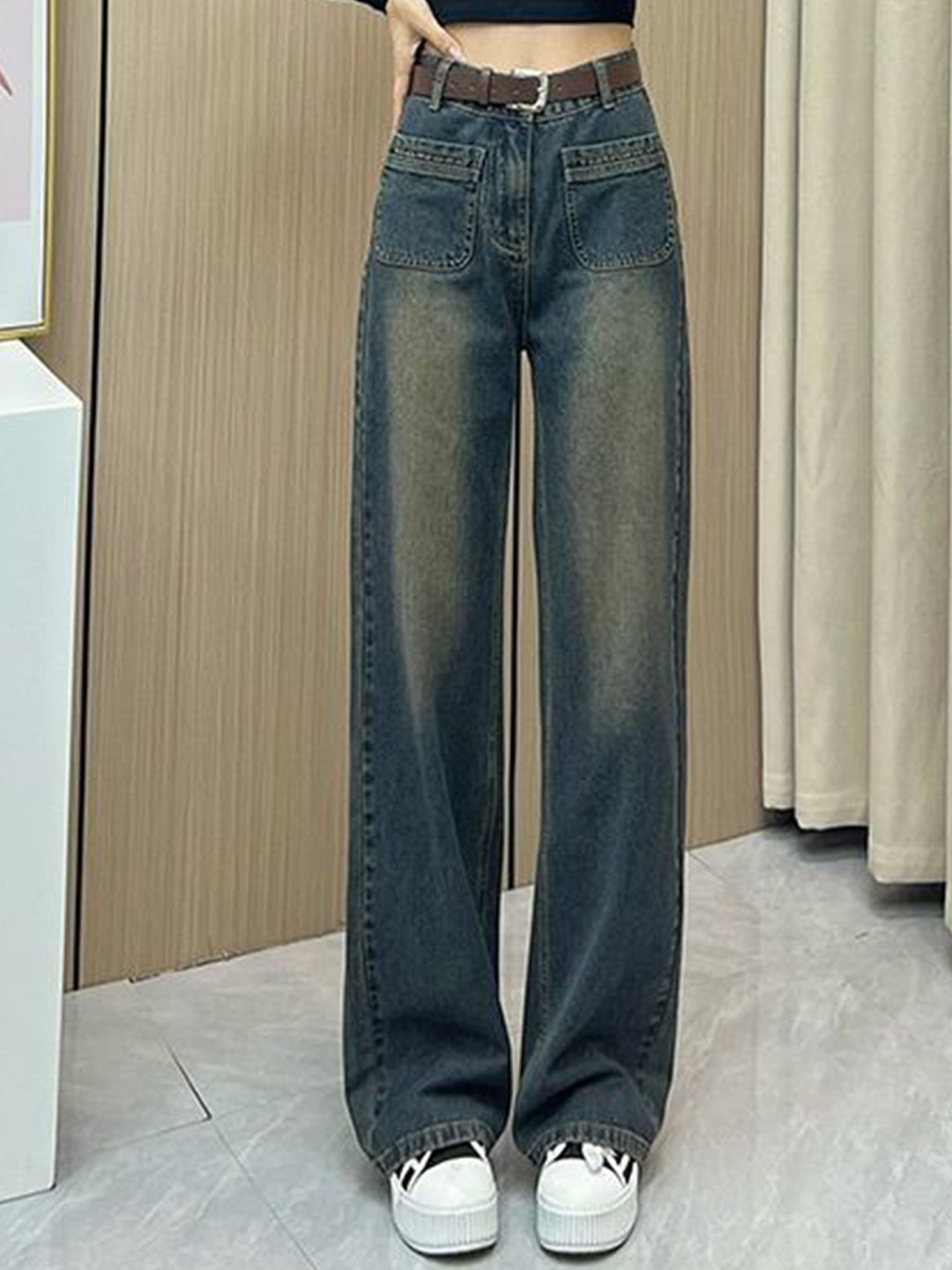 

StyleCast Women Straight Fit High-Rise Light Fade Jeans, Blue