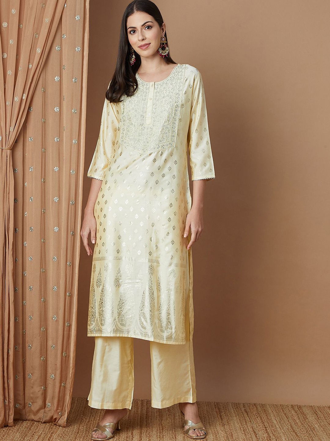 

Melange by Lifestyle Ethnic Motifs Woven Design Zari Work Kurta With Trousers & Dupatta, Beige