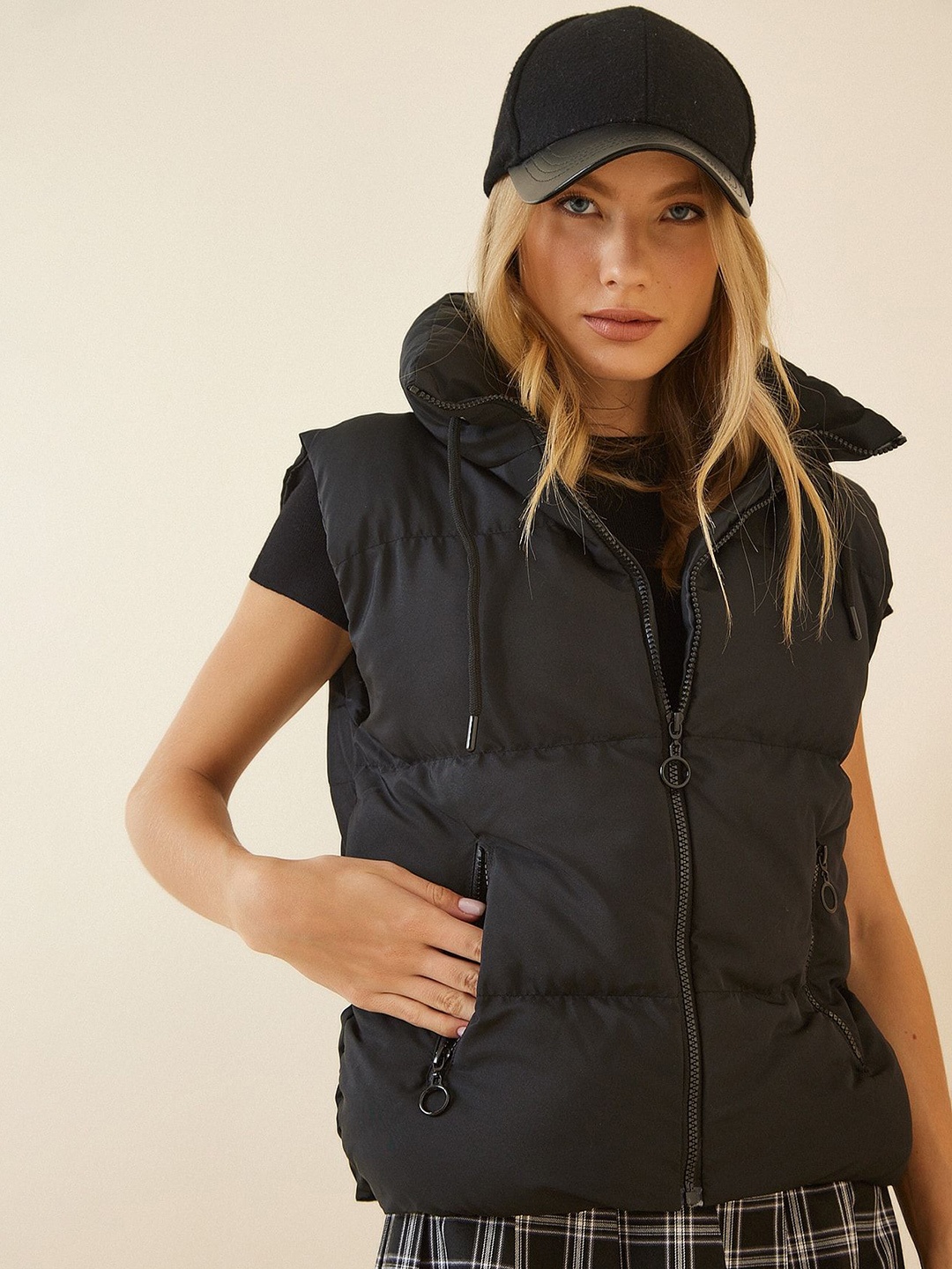

Happiness istanbul Hooded Puffer Jacket, Black
