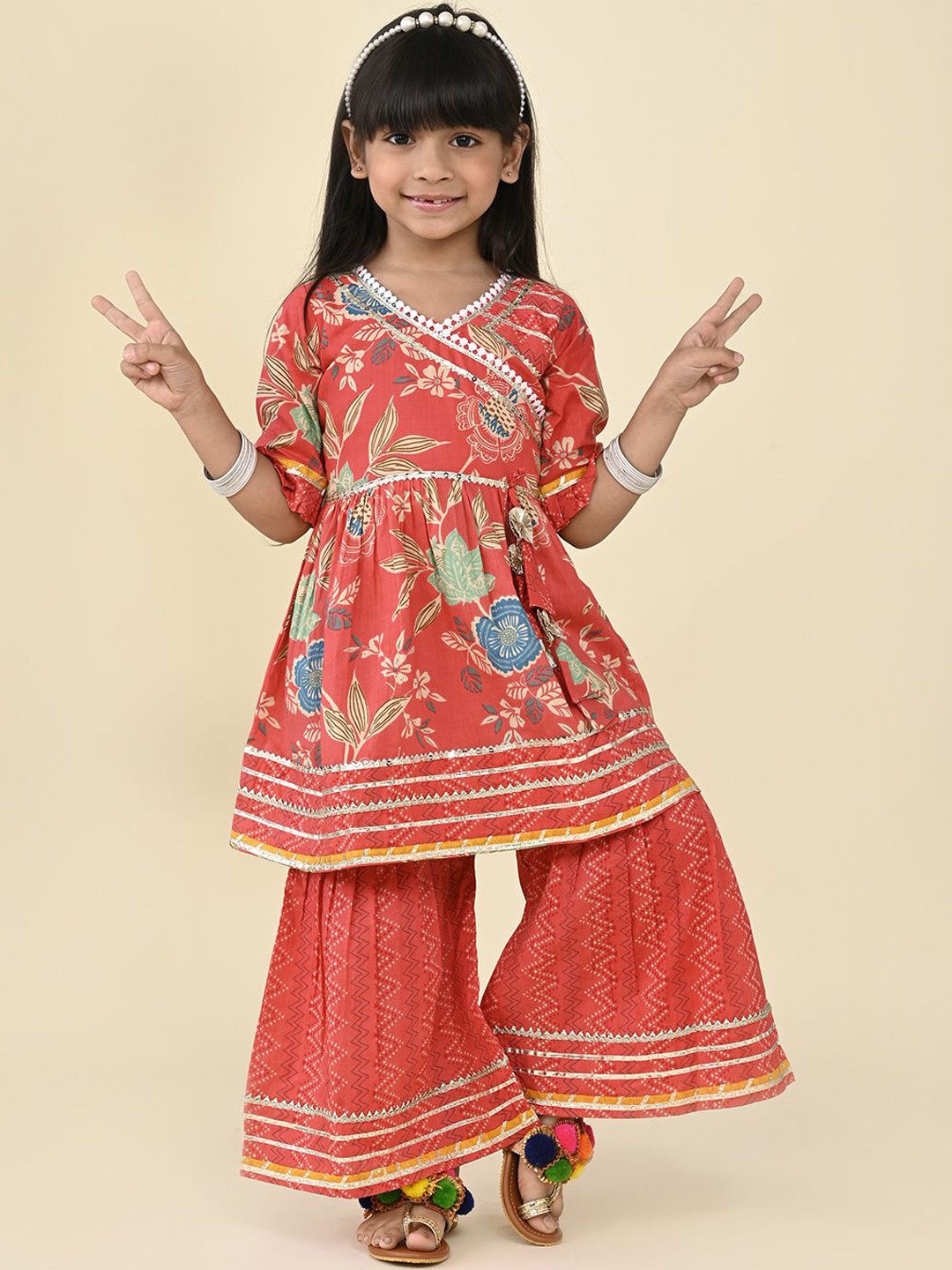 

LIL PITAARA Girls Floral Printed Gotta Patti Pure Cotton Anarkali Kurti With Palazzos, Red