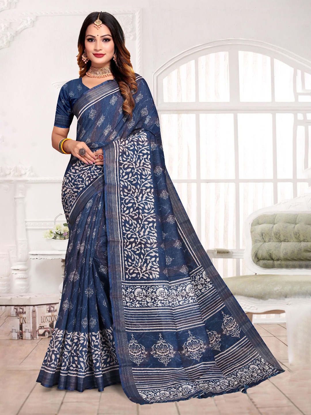 

Fevinaa Ajrak Block Zari Linen Blend Block Print Saree, Blue