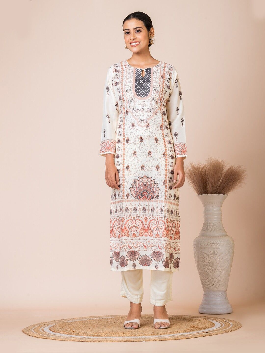 

SARSO Ethnic Motifs Printed Keyhole Neck Straight Kurta, Off white