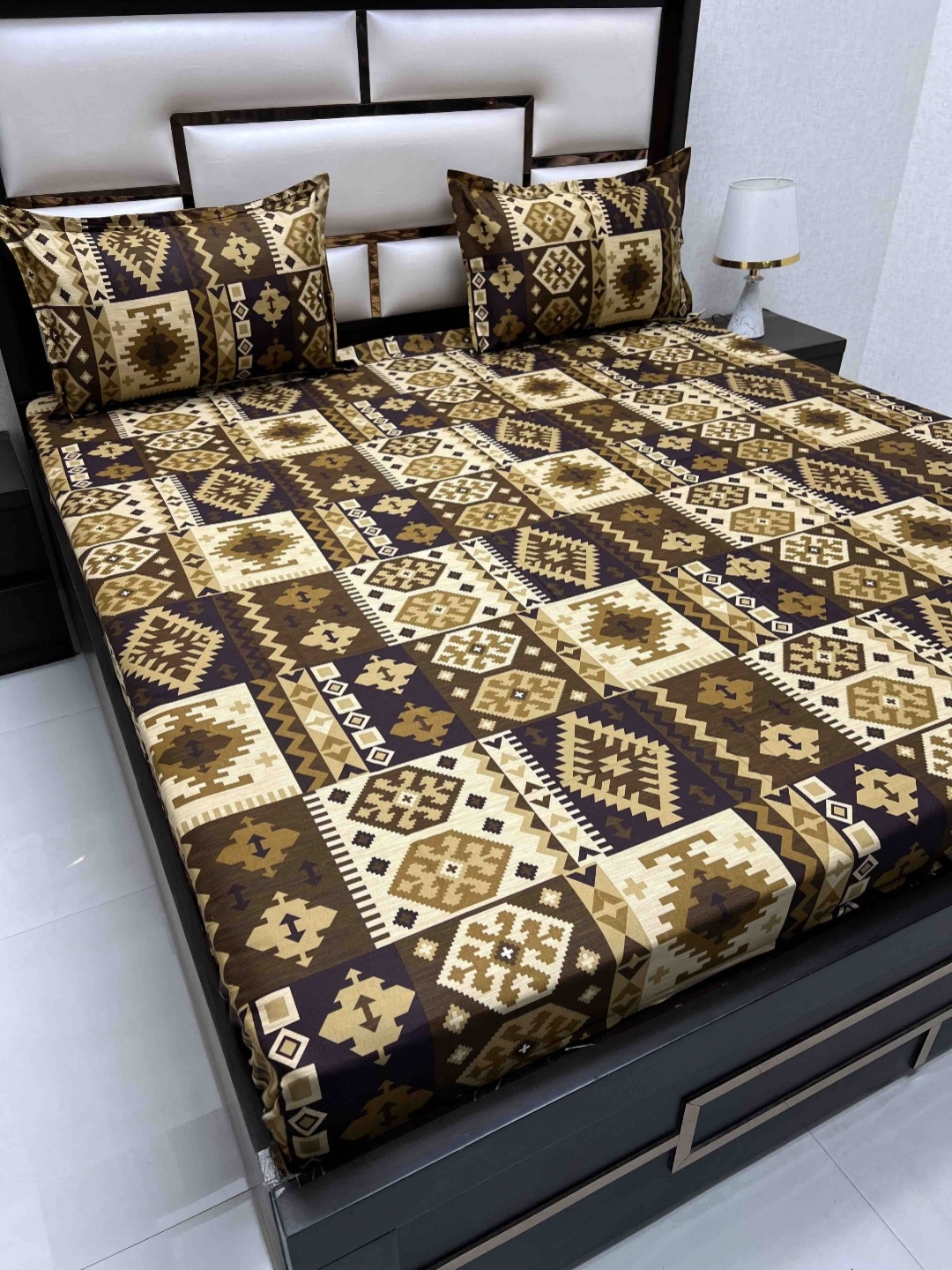 

Pure Decor Velar Sib Brown Printed 380 TC Cotton King Bedsheet with 2 Pillow Covers