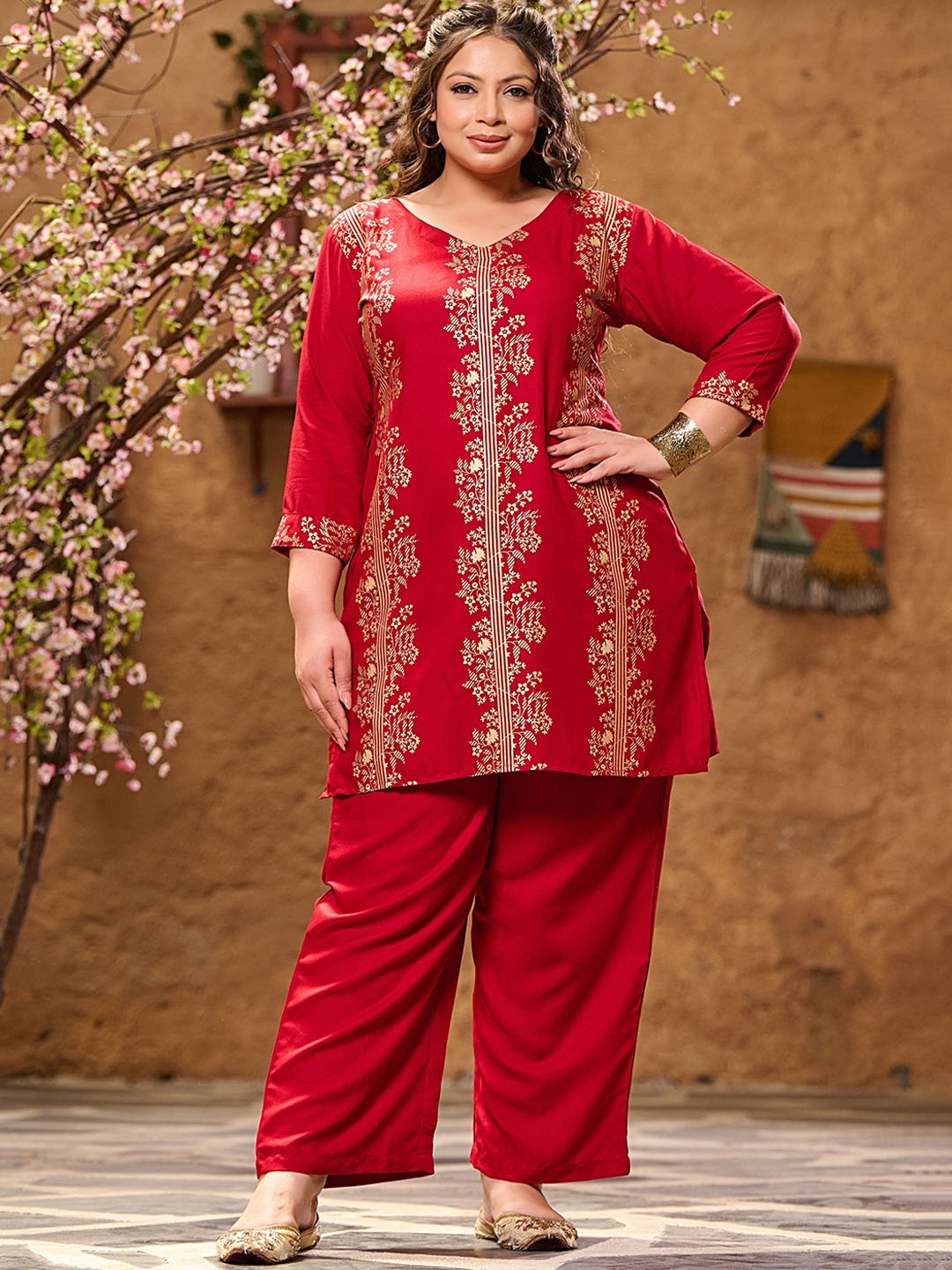 

DesiNoor.com Plus Size Floral Printed V Neck Tunic With Trousers, Red