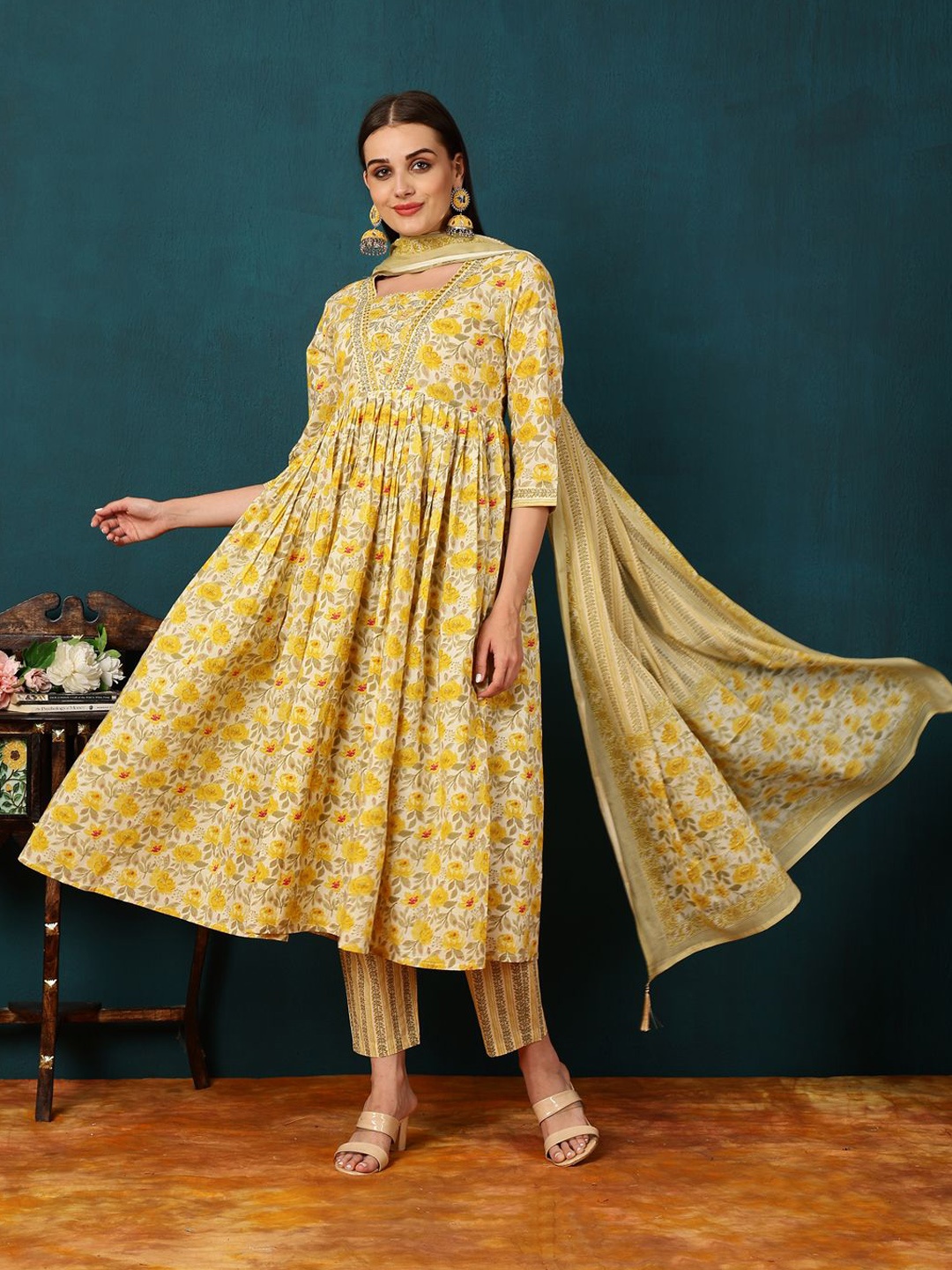 

KIMAYRA Floral Printed Anarkali Kurta with Trousers & Dupatta, Yellow