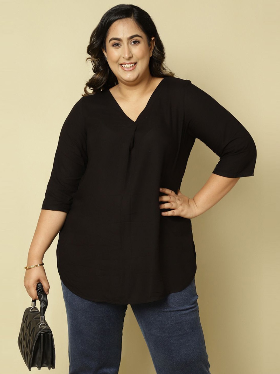 

Amydus Plus Size Solid V-Neck Top, Black