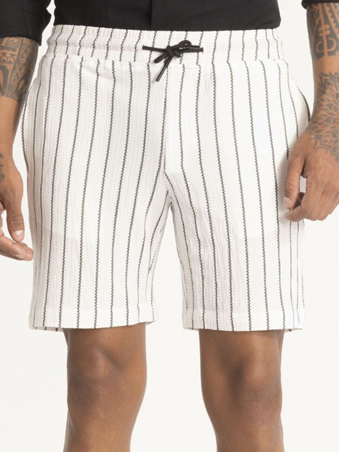 

Snitch Men Striped Shorts, White