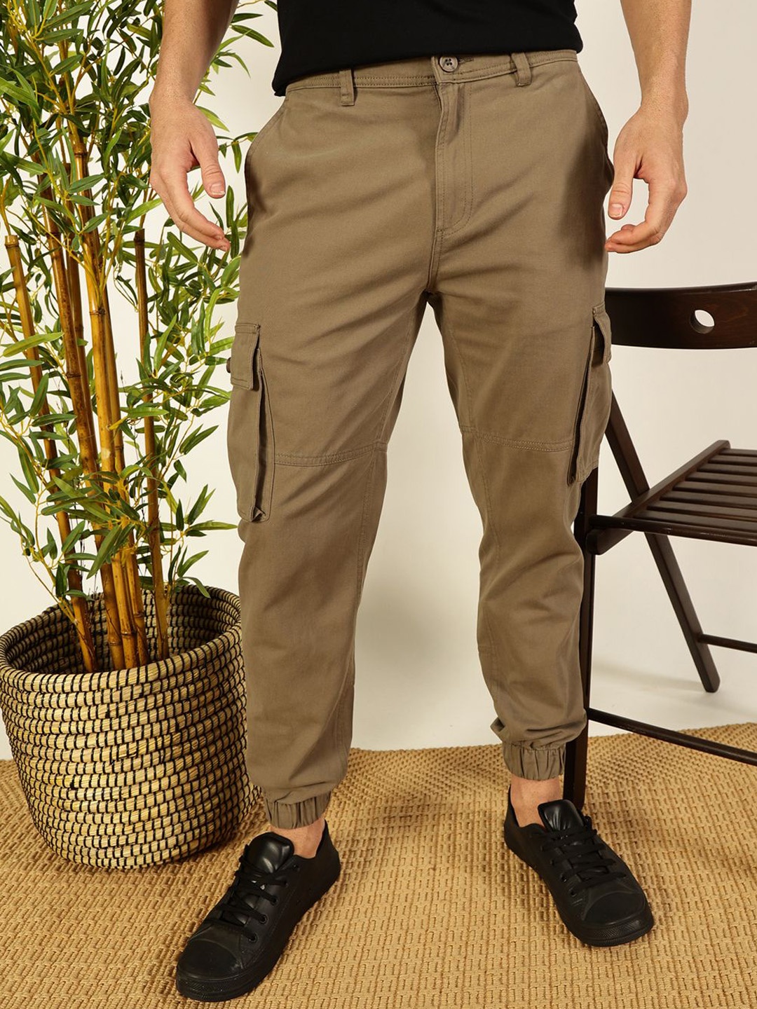 

Thomas Scott Men Classic Slim Fit Cargos Trousers, Beige