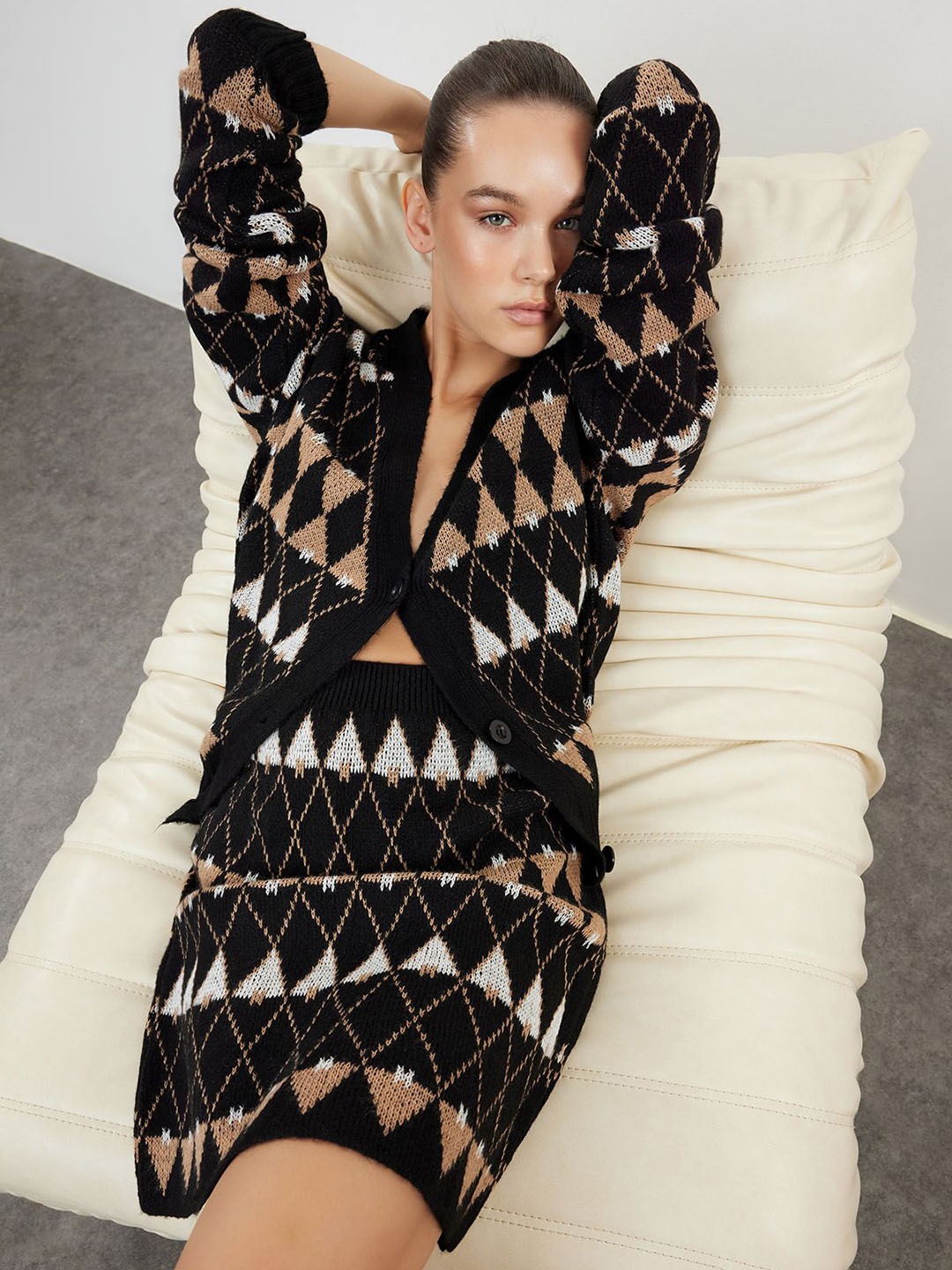

Trendyol Geometric Ribbed Sweater & Skirt, Black