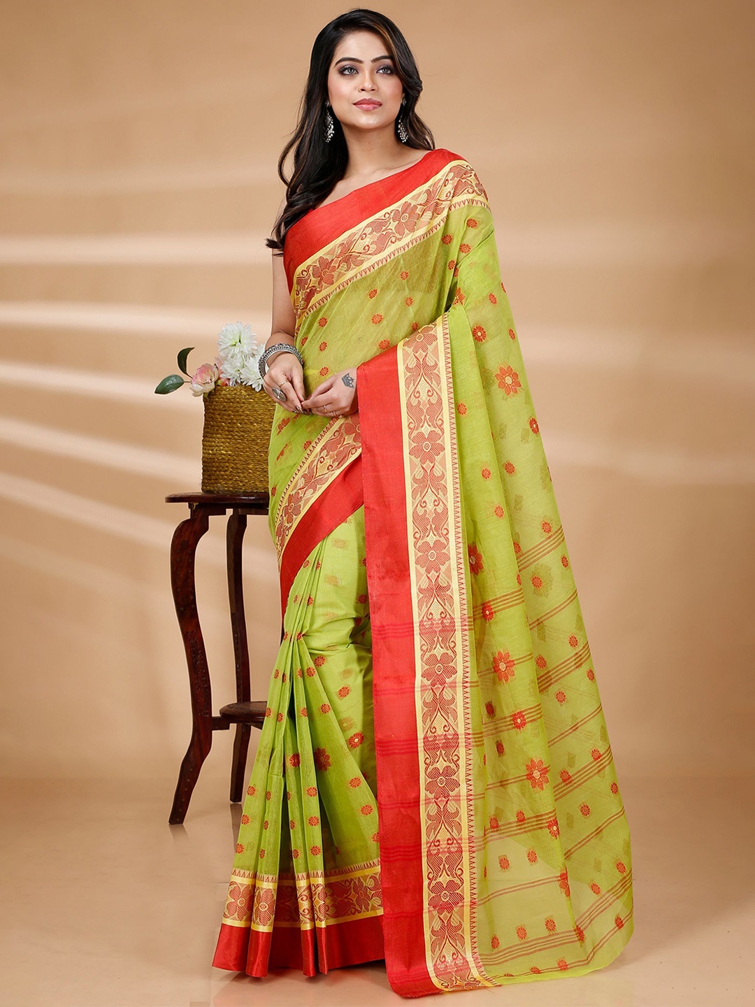 

PuJoy Woven Design Pure Cotton Taant Saree, Green