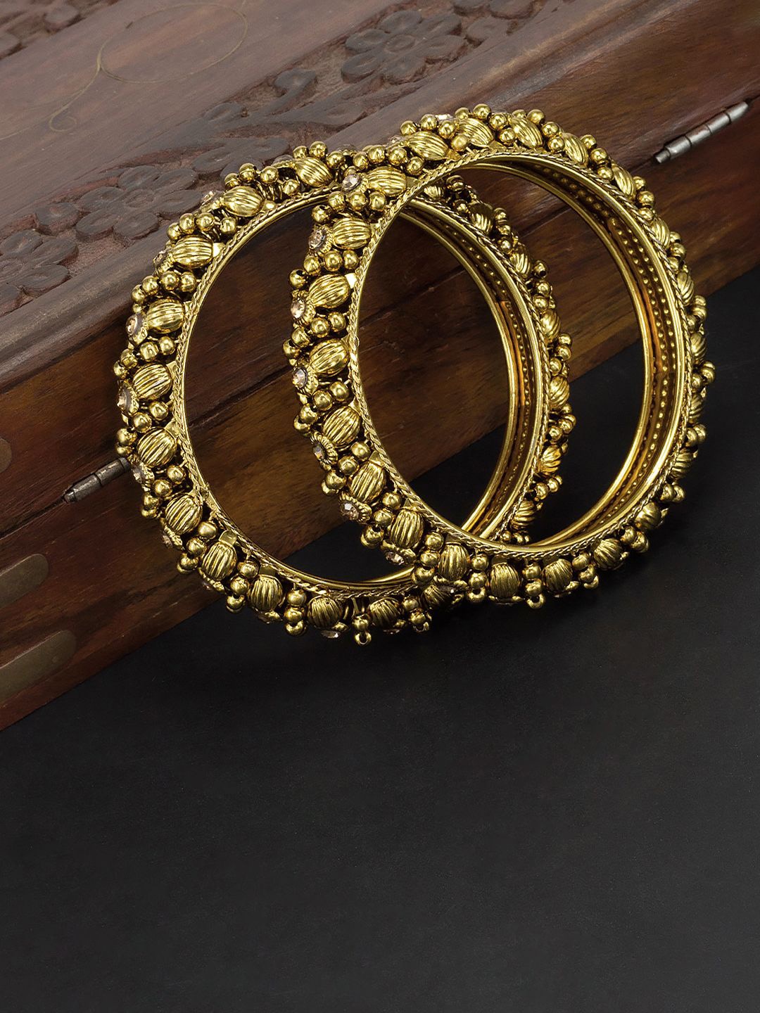 

PRIVIU Set Of 2 Gold Plated Chunky Stones Studded Antique Bangles