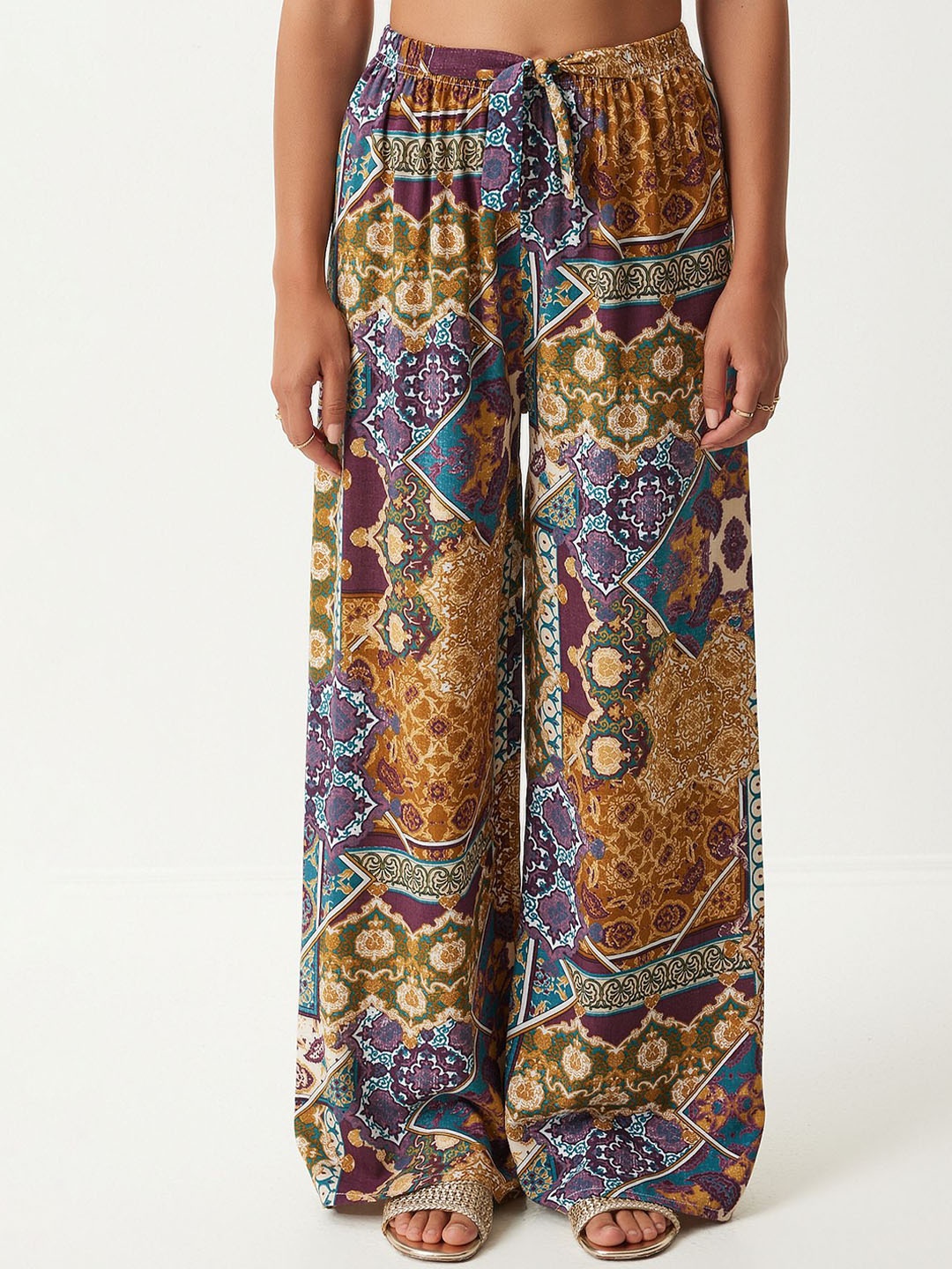 

Happiness istanbul Women Loose Fit Abstract Wide Leg Trousers, Na