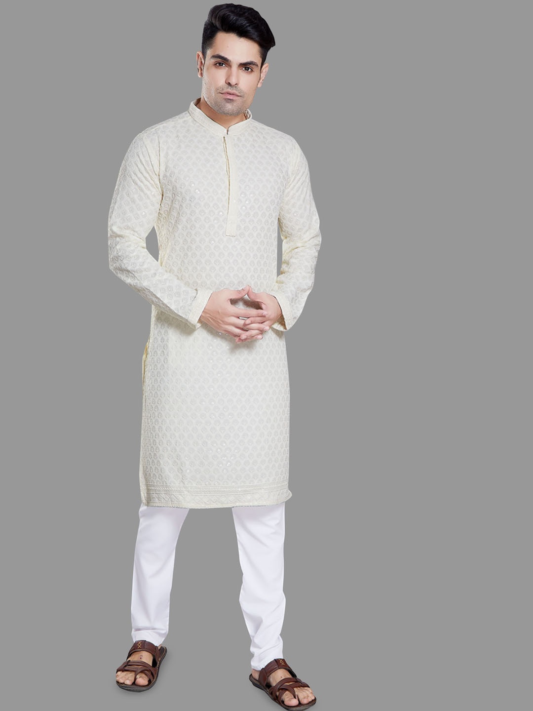 

DIVISIVE Floral Embroidered Sequinned Mandarin Collar Kurta With Trousers, Cream