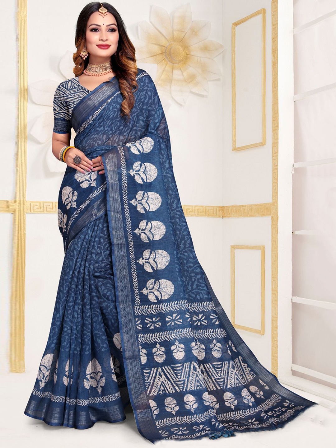 

Fevinaa Ajrak Block Zari Linen Blend Block Print Saree, Blue