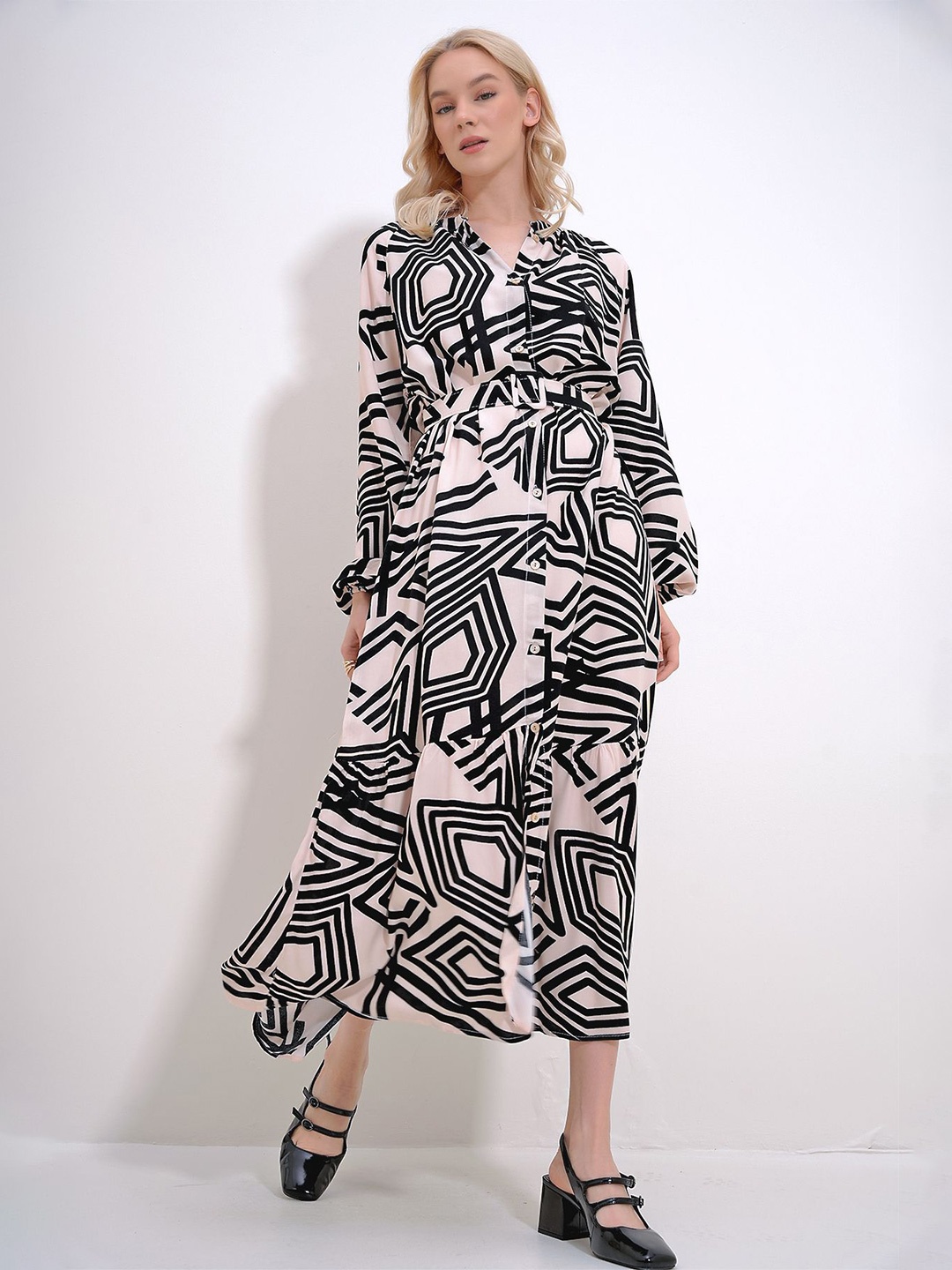 

Trend Alacati stili Printed Belted Maxi Dress, Cream