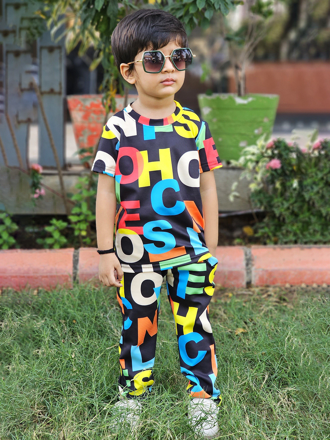 

Emblica Unisex Kids Printed T-shirt with Trousers, Black
