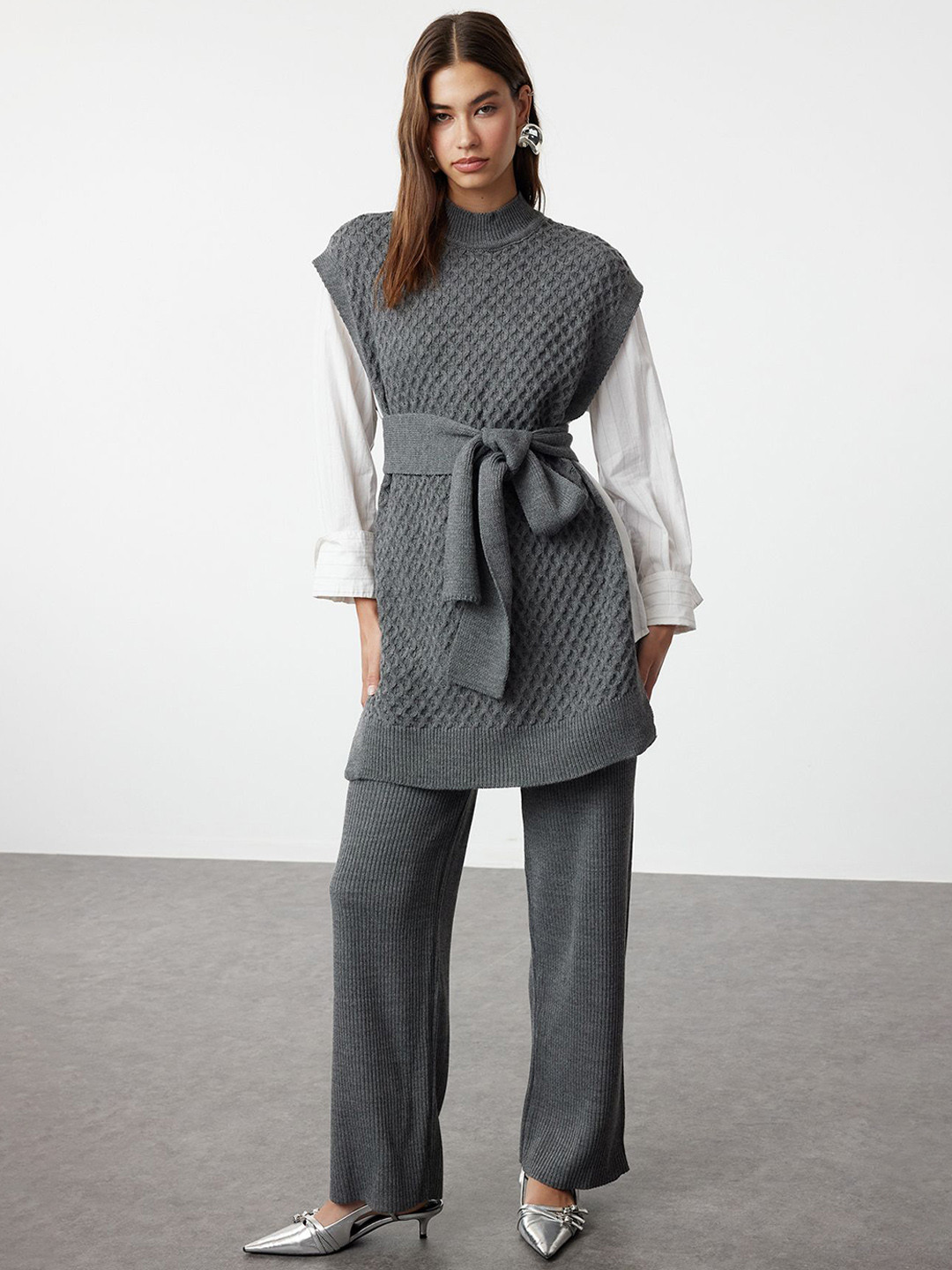 

Trendyol Self Design Acrylic Top With Trouser, Grey