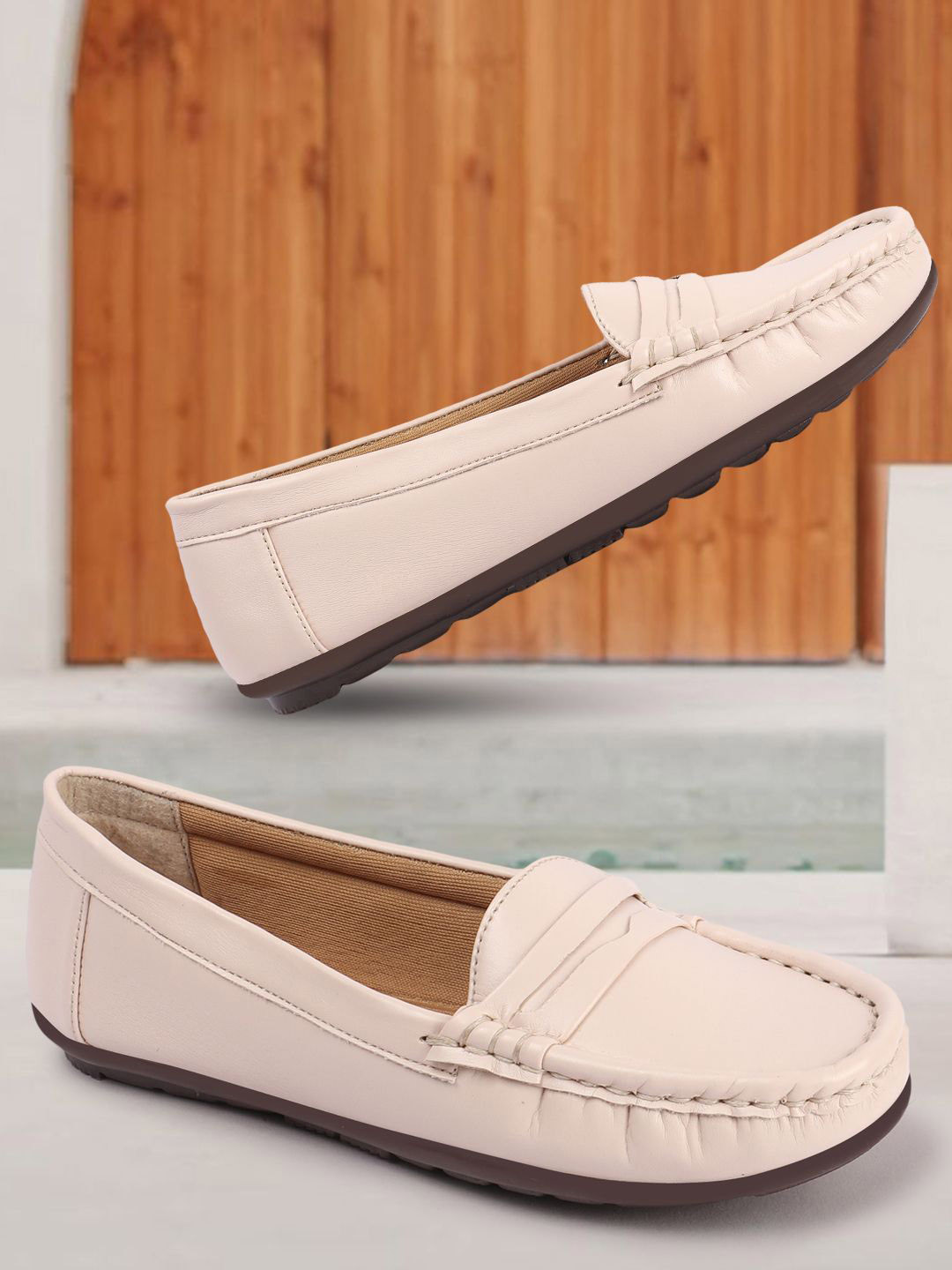 

VENDOZ Women Loafers, Off white