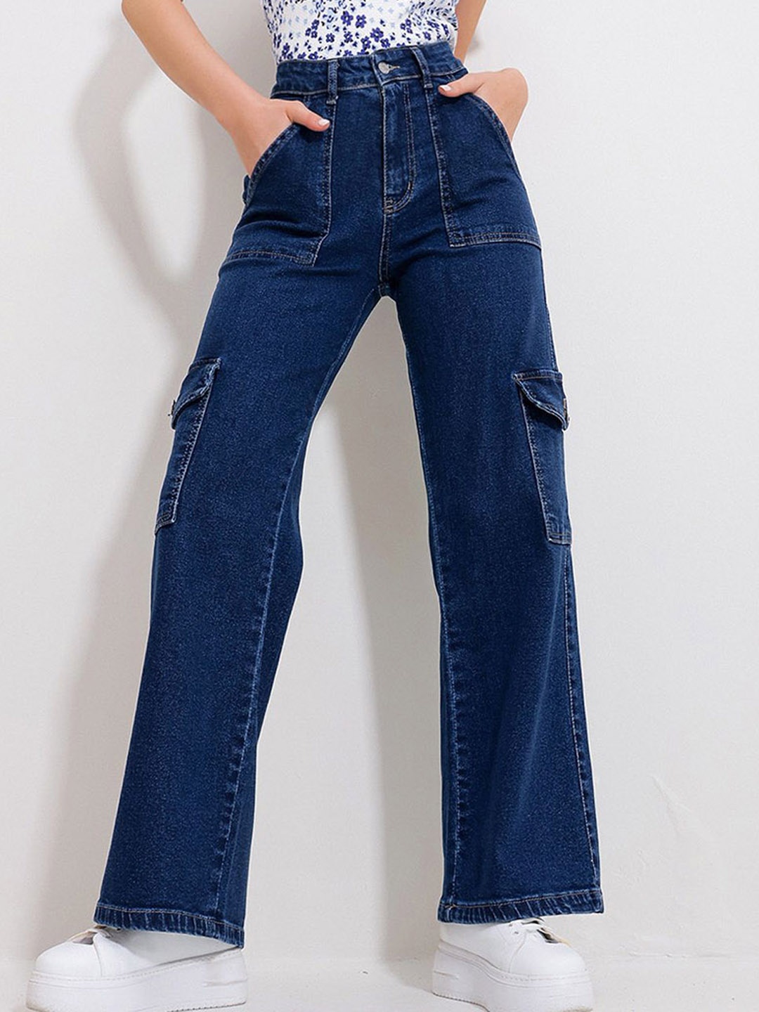 

Trend Alacati stili Women Flared High Rise Cargo Jeans, Blue