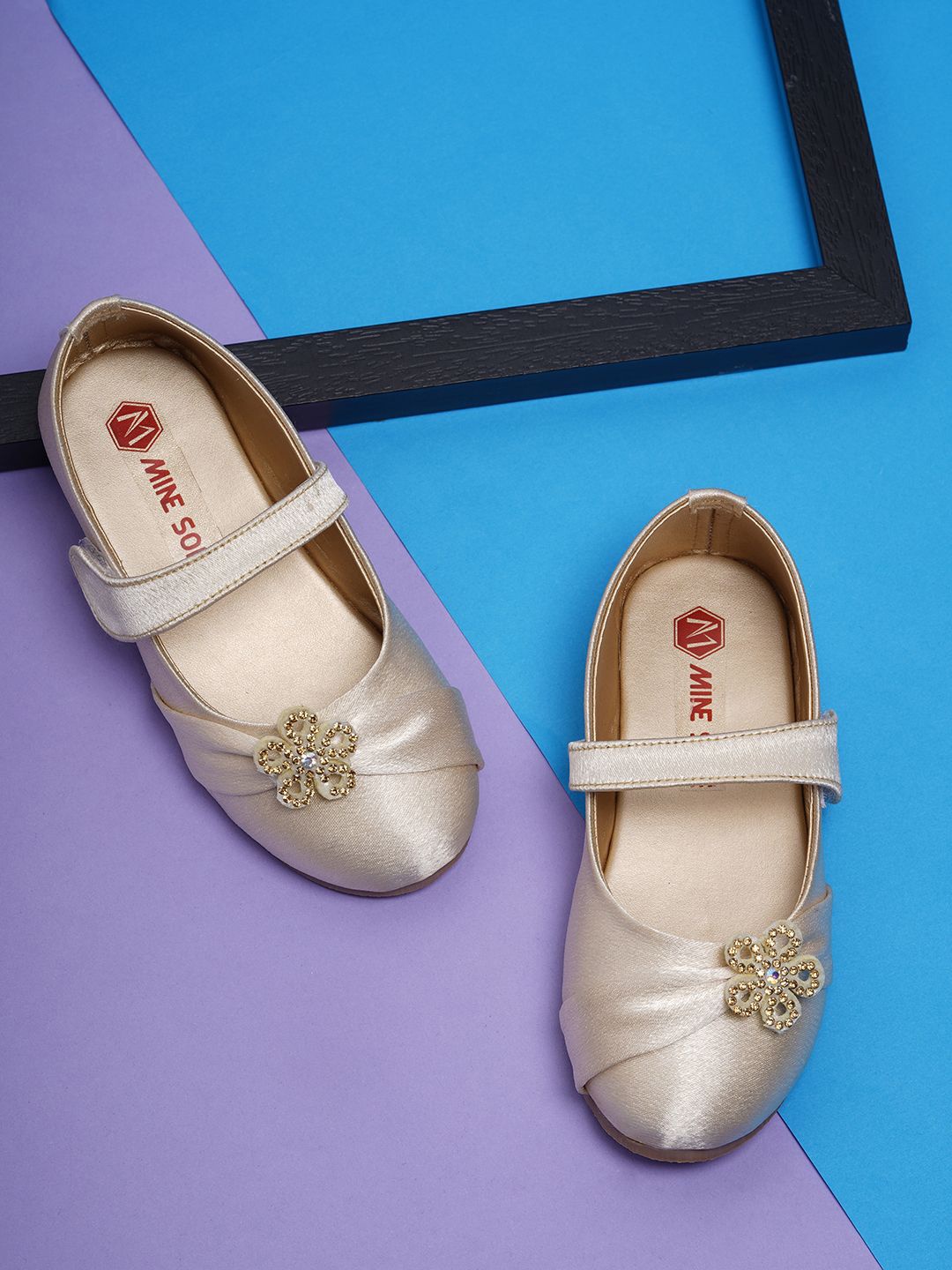 

Minesole Girls Embellished Ballerinas, Champagne