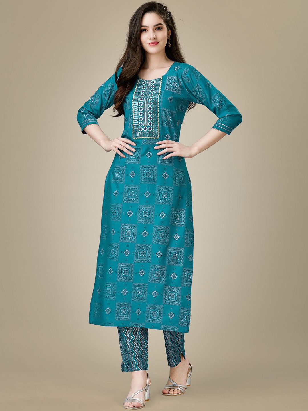 

WILNERCROWN Women Paisley Embroidered Regular Kurta with Trousers, Blue