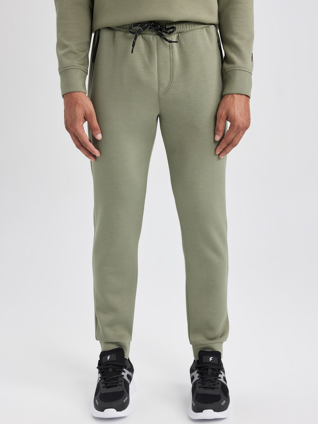 

DeFacto Men Mid-Rise Regular Trousers, Olive