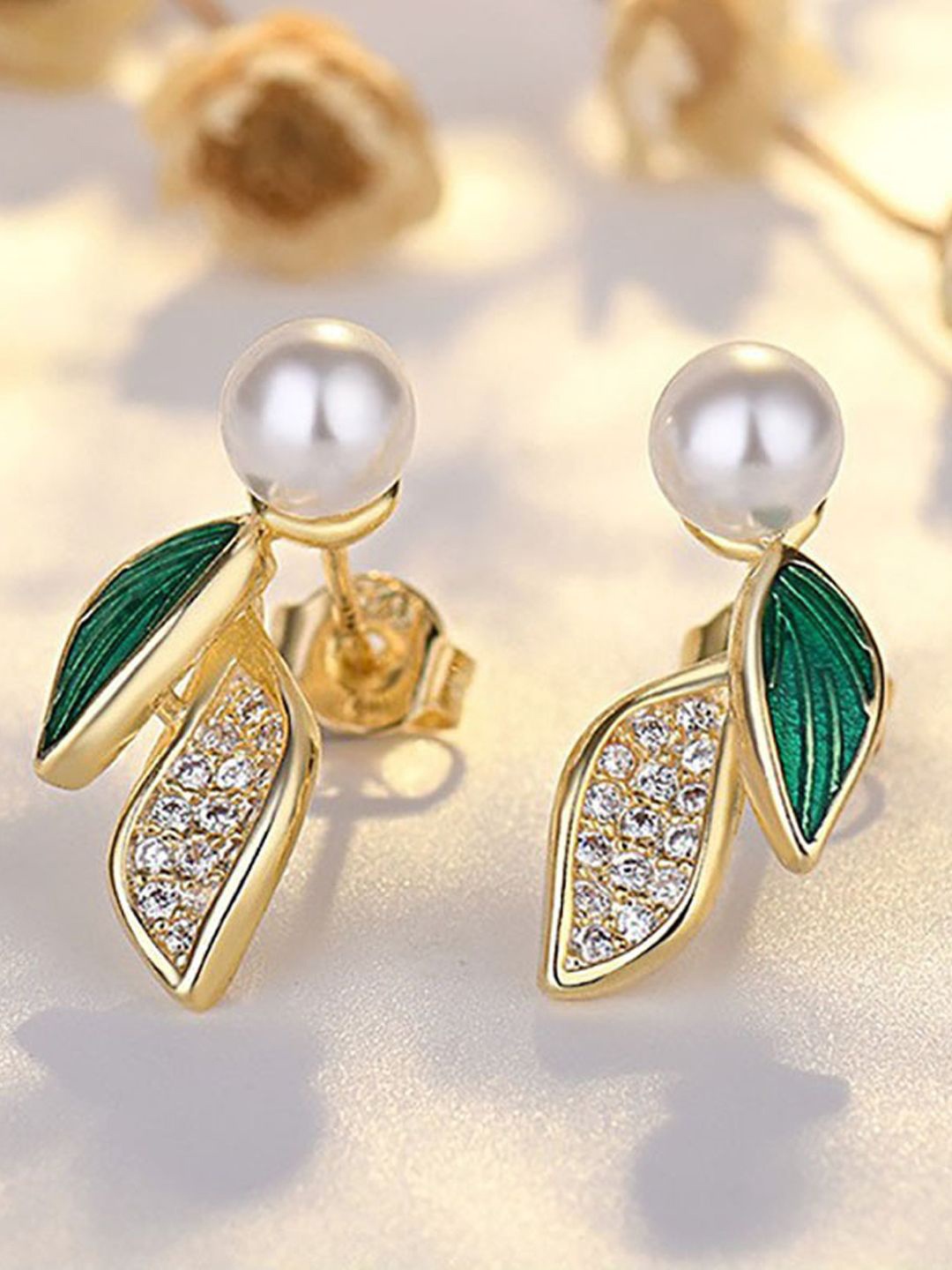 

KRENOZ Pearl Beaded Classic Studs, Gold