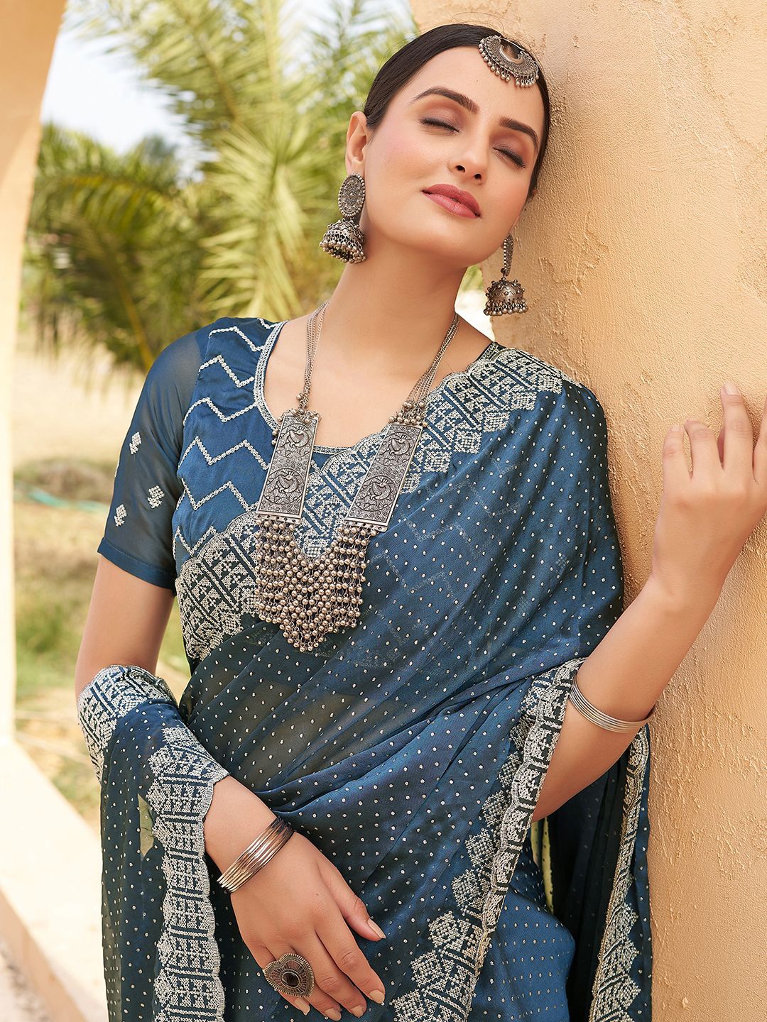 

Mitera Ethnic Motifs Zari Pure Georgette Saree, Blue