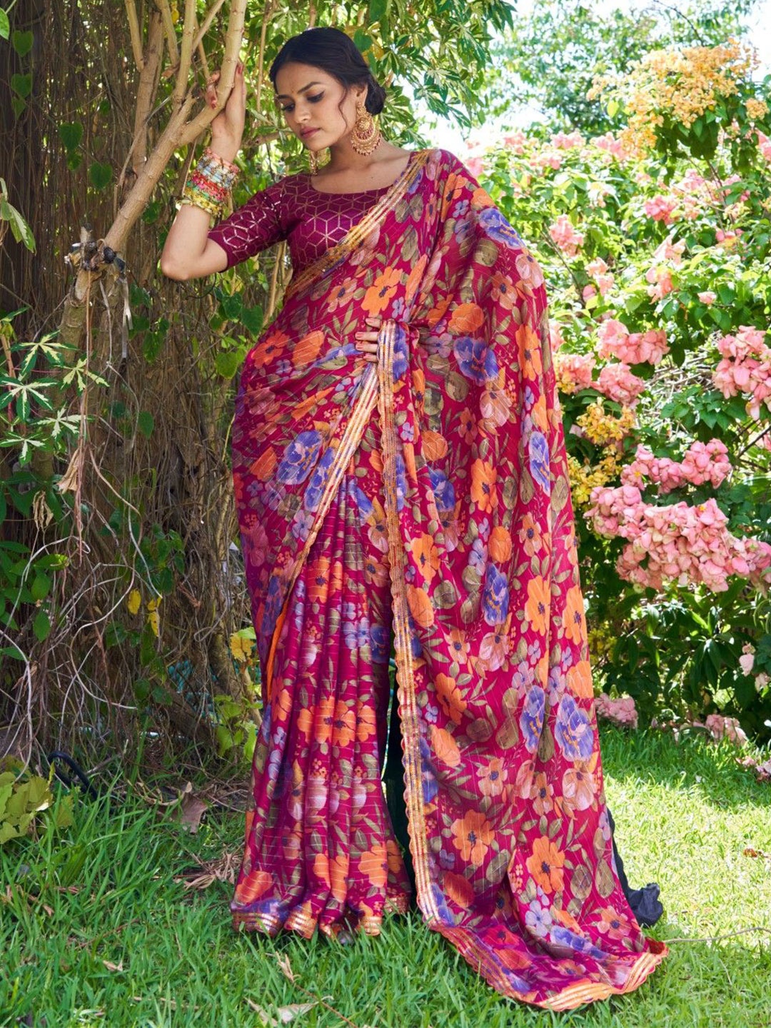 

CHUDIYA Floral Zari Pure Chiffon Saree, Maroon