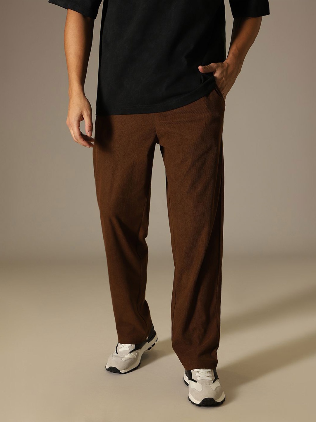

Banana Club Men Relaxed Corduroy Trousers, Brown