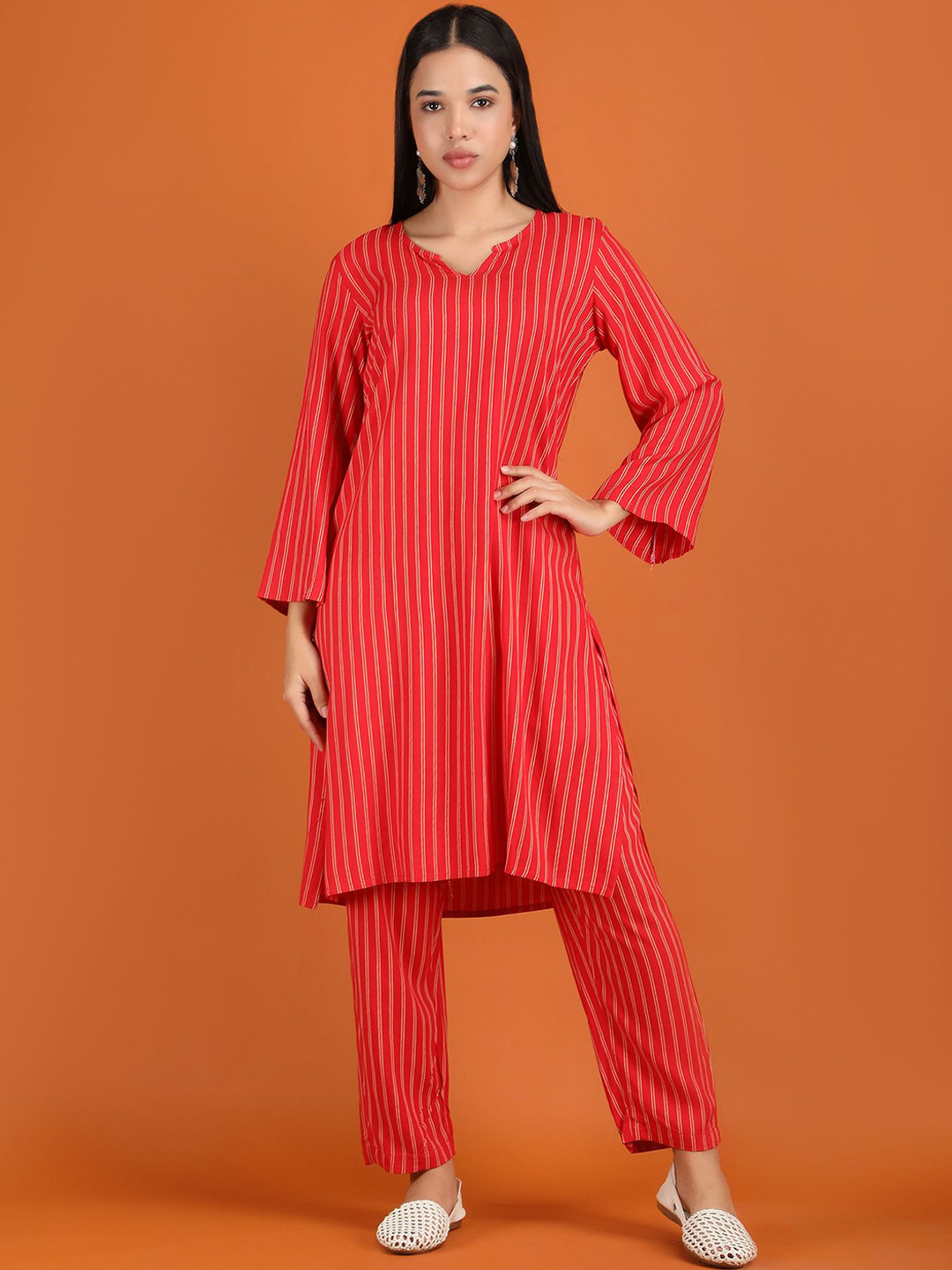 

MANOJAVA Floral Printed Pure Cotton Kurta With Trousers, Red
