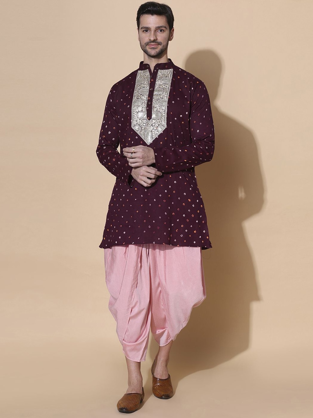 

MOSHI Geometric Printed Thread Work Cotton Straight Kurta, Maroon