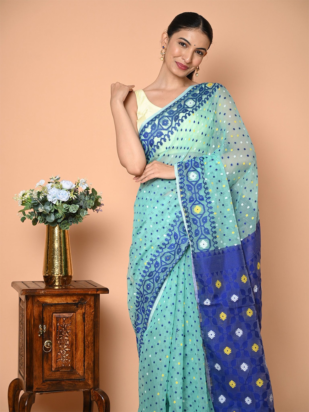 

BEATITUDE Woven Design Zari Pure Cotton Jamdani Saree, Blue