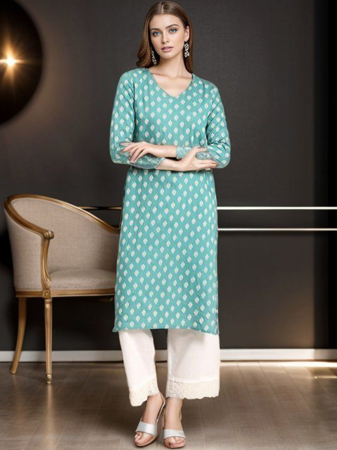 

CHIRAAI Women Floral Floral Kurta, Blue