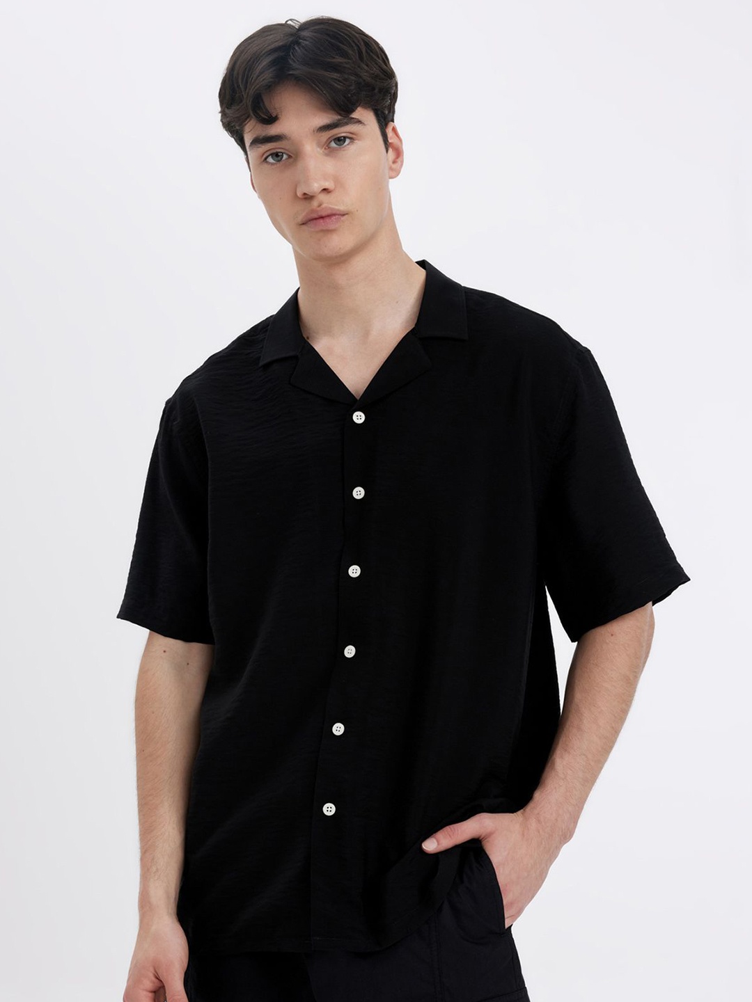 

DeFacto Men Opaque Casual Shirt, Na